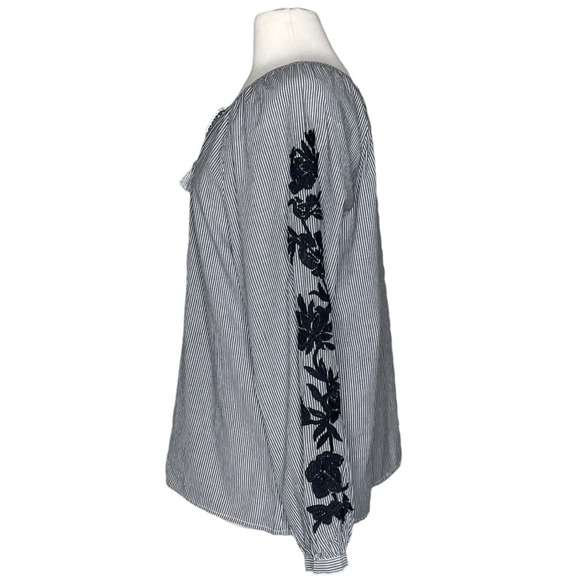 Dip XL gray striped embroidered balloon sleeve top - Picture 5 of 9